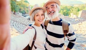 Viagens na terceira idade: entenda quais são os cuidados que os idosos devem ter