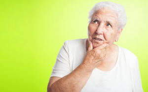 Que fatores podem ser detectados para suspeita de alzheimer em idoso saudável?